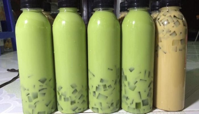 Đựng trà sữa trong chai nhựa tái sử dụng kém chất lượng gây nhiễm khuẩn